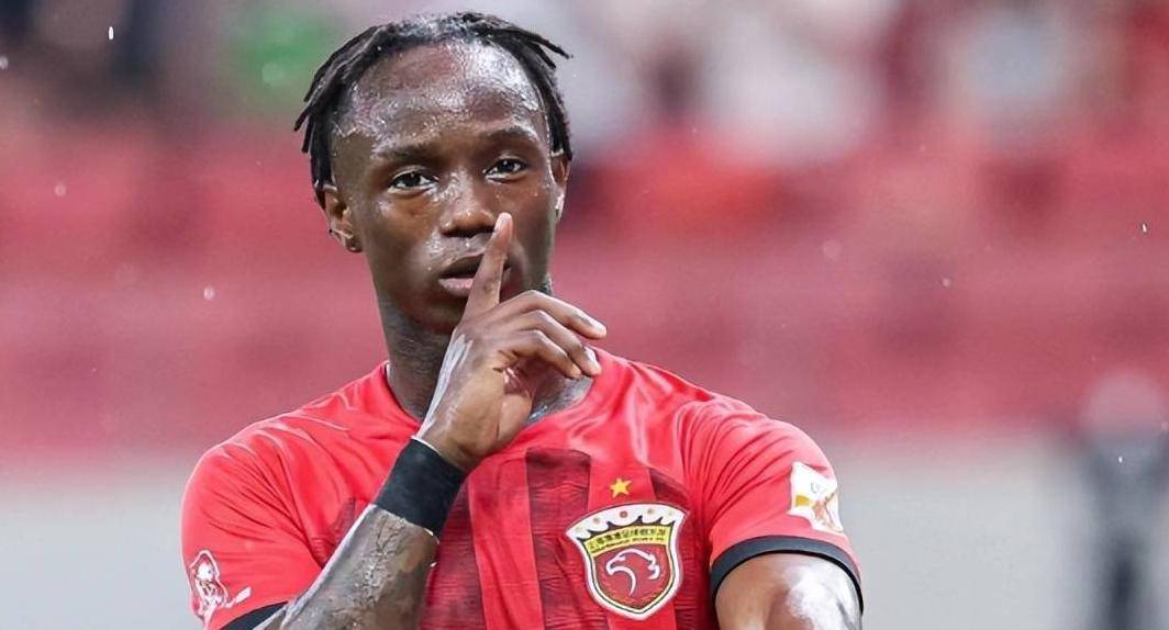 中超争冠冲刺！蓉城外援伊萨-卡隆再伤，数据惨淡，或弃用引新援