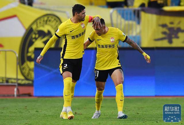 中超：青岛西海岸胜青岛海牛