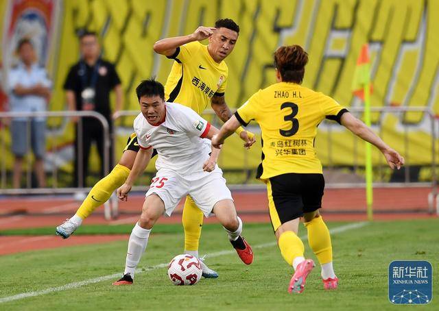 中超：青岛西海岸胜青岛海牛