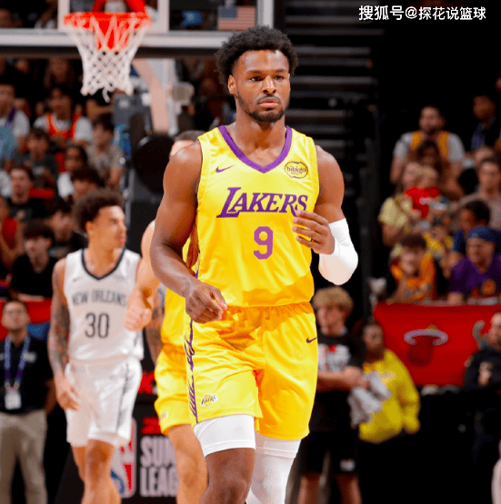 詹姆斯现场观战！布朗尼14+3带队赢球，CBA旧将轰12+10+5帽