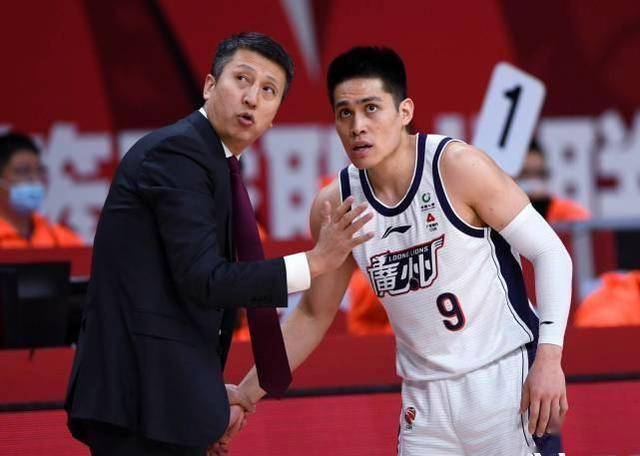 重返CBA！崔永熙有意离开广州，2点因素影响谈判，新东家还在犹豫