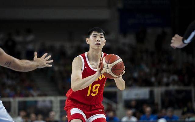 重返CBA！崔永熙有意离开广州，2点因素影响谈判，新东家还在犹豫