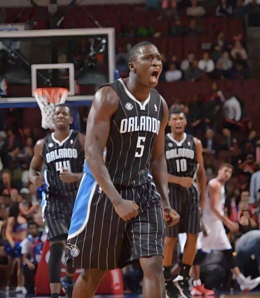 疯抢！媒体人爆料NBA两届全明星考虑海外打球 将和CBA球队会面