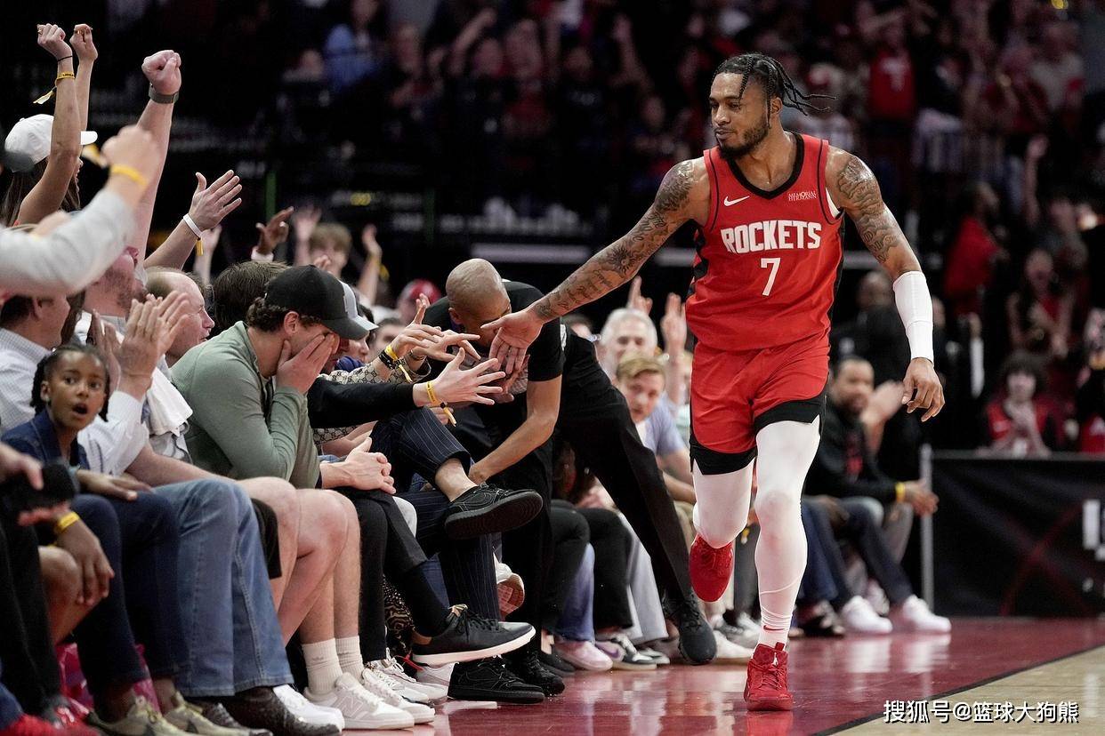 19投仅18分！火箭队新射手低迷，斯通不该送走白魔？1换2太草率