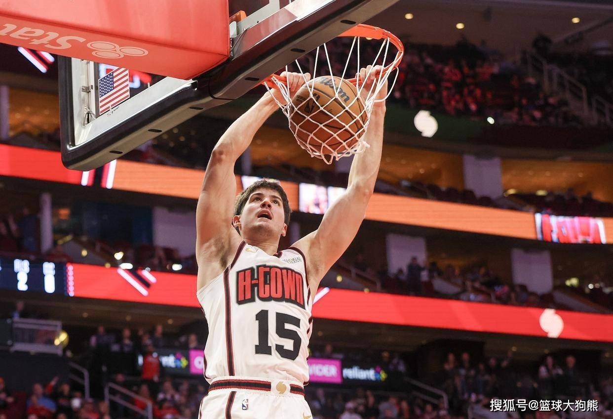19投仅18分！火箭队新射手低迷，斯通不该送走白魔？1换2太草率