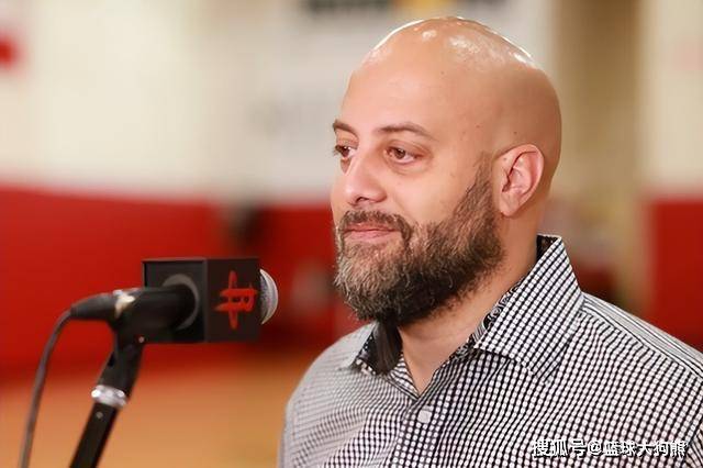 19投仅18分！火箭队新射手低迷，斯通不该送走白魔？1换2太草率