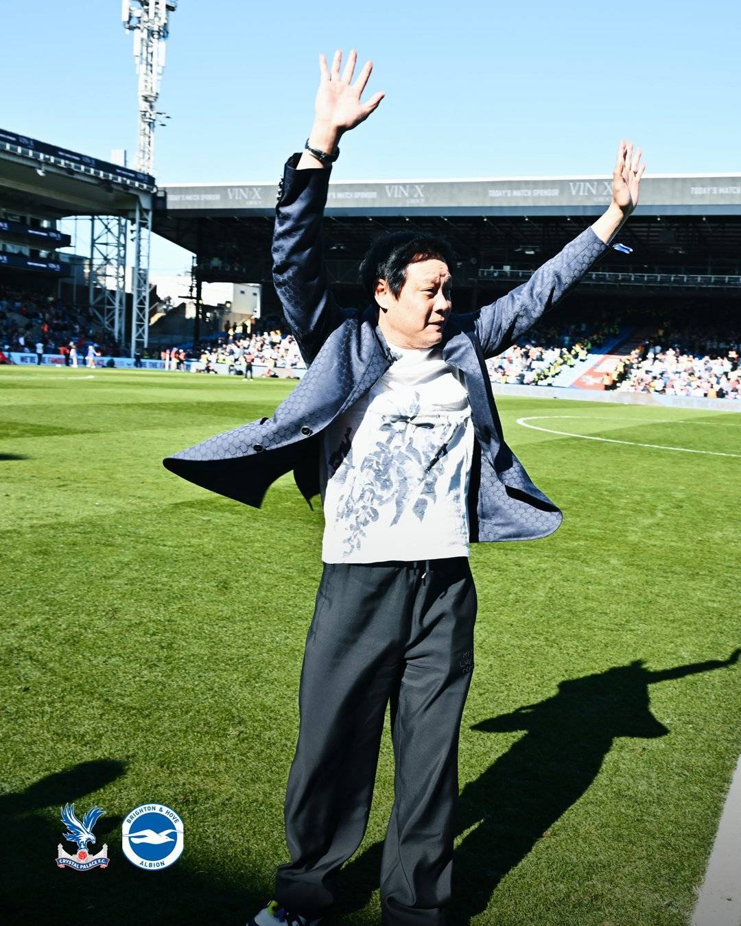 水晶宫夺队史首冠，赛后范志毅社媒被刷屏：水晶宫夺冠啦！