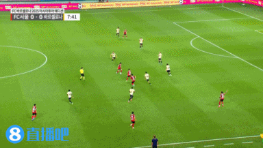 半场-亚马尔双响+被断致丢球莱万建功 巴塞罗那3-2首尔FC