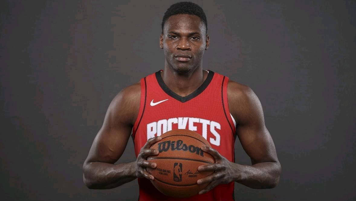 恩法利-当特正式加盟亚特兰大老鹰，创造NBA历史！