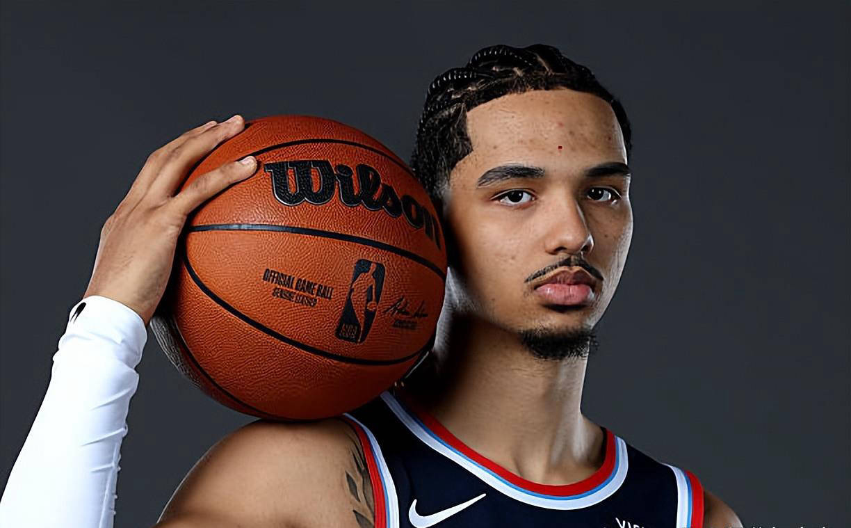 洛杉矶快船侧翼新星弗劳尔斯的崭露头角