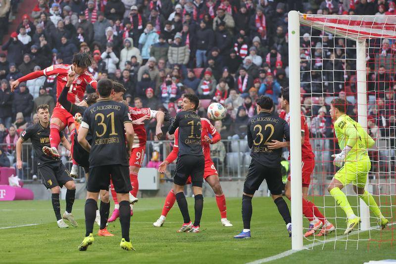 联赛首败！德甲-伊藤洋辉破门 拜仁5分钟丢2球1-2奥格斯堡