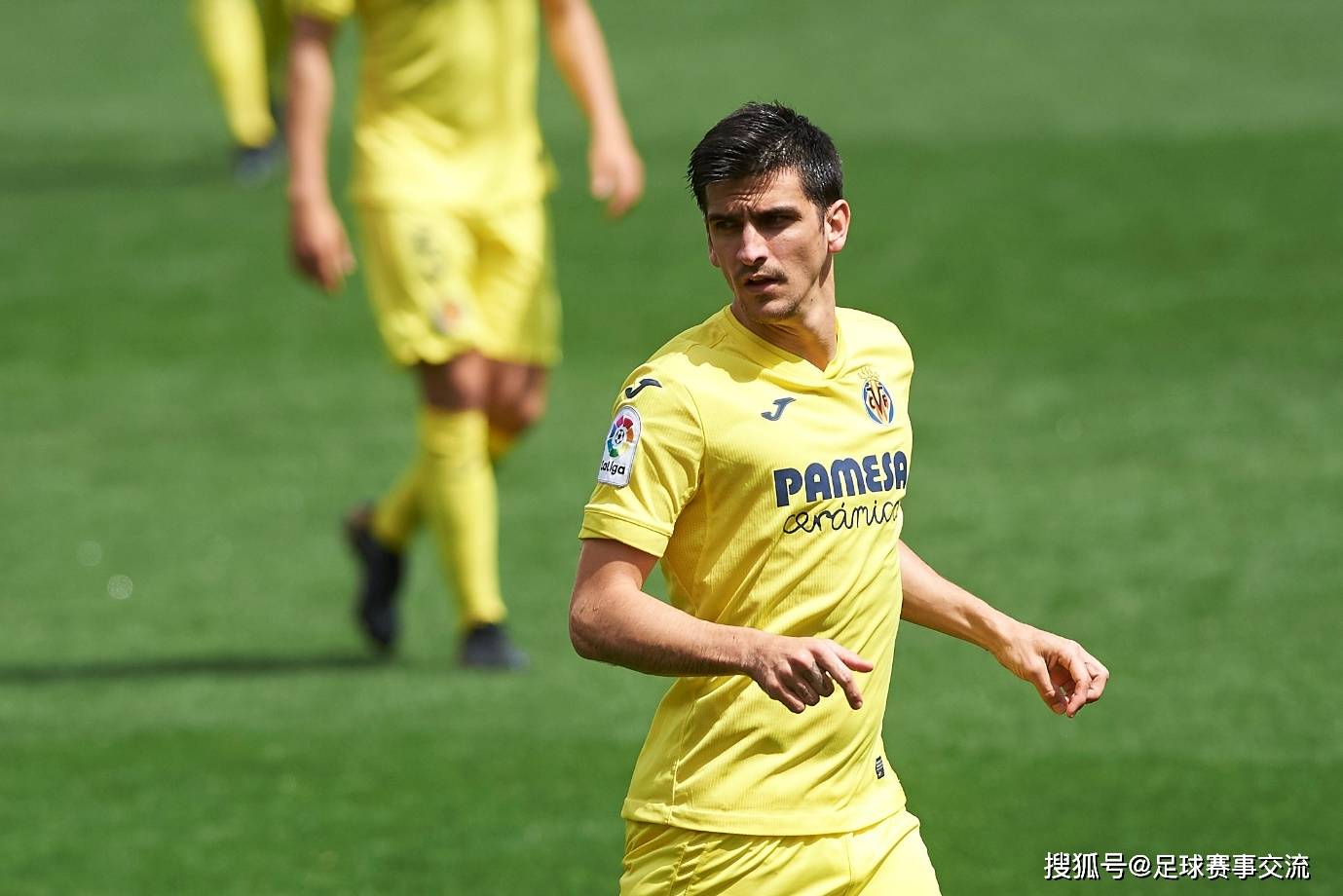 今日足球：比利亚雷亚尔vs巴塞罗那 阿斯顿维拉vs曼联